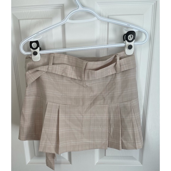 Mini skirt size medium - Picture 2 of 2
